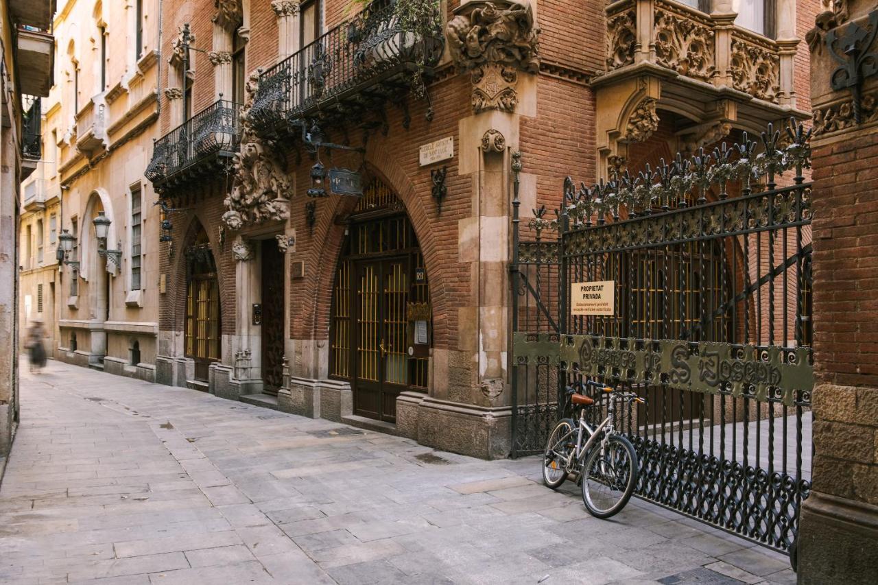 Paseo De Gracia Hotel, Sonder By Marriott Bonvoy Barcelona Exterior photo The entrance to the museum